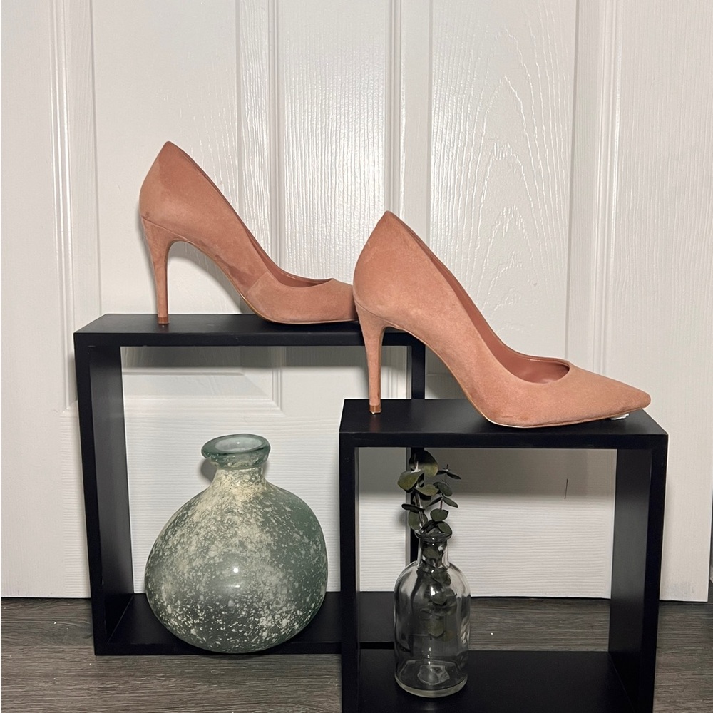 Aldo Chic Blush Pink Suede Pumps
